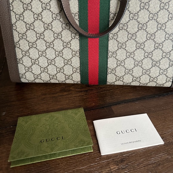 Gucci Purse mint condition - Picture 1 of 3
